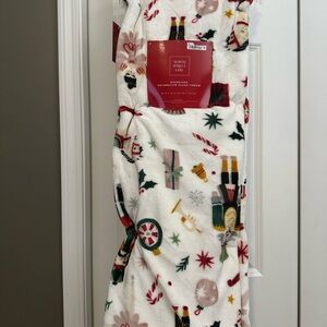 Holiday Fleece Throw Blanket - White